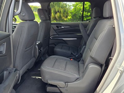 2025 Chevrolet Traverse FWD LT