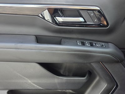 2025 Chevrolet Suburban LS