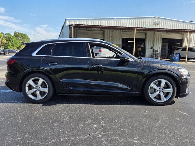 2019 Audi e-tron Premium Plus