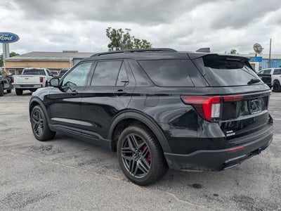 2025 Ford Explorer ST-Line