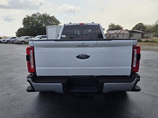 2026 Ford Super Duty F-350 DRW TDSL CREW CAB 6.7L LARIAT