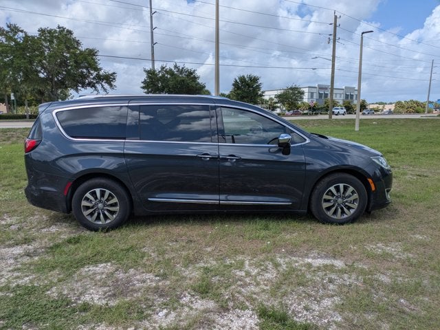 2020 Chrysler Pacifica Hybrid Limited