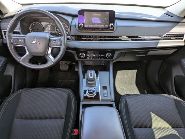 2022 Mitsubishi Outlander ES