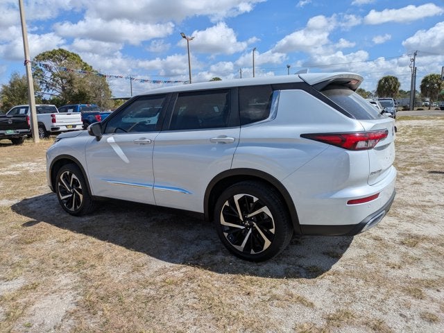 2022 Mitsubishi Outlander ES