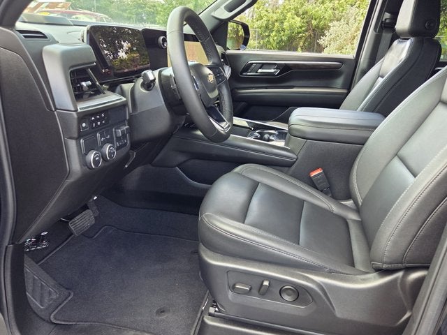 2025 Chevrolet Suburban LT