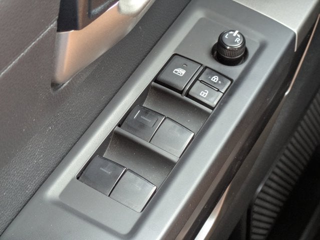 2022 Toyota Tundra 4WD SR5