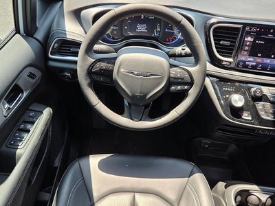 2024 Chrysler Pacifica Hybrid S Appearance Pkg
