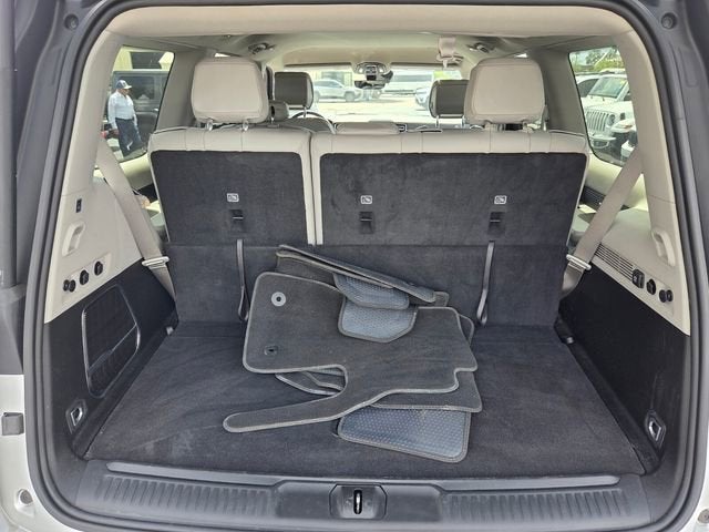 2024 Jeep Wagoneer Base