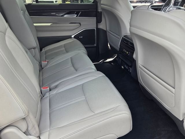 2024 Jeep Wagoneer Base