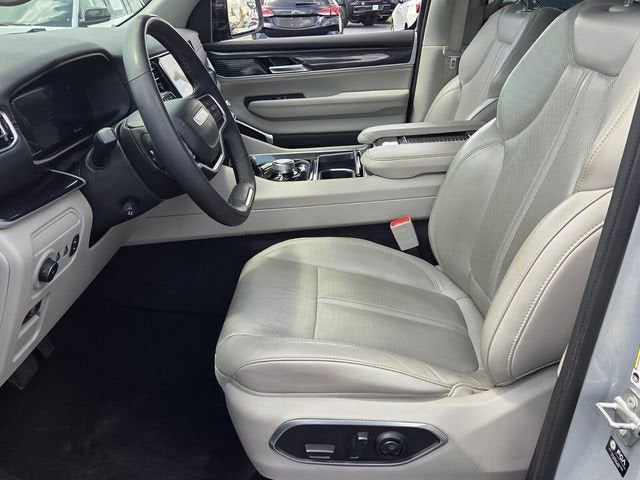 2024 Jeep Wagoneer Base