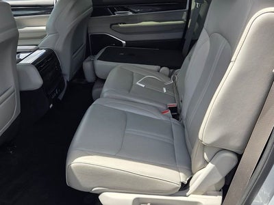 2024 Jeep Wagoneer Base