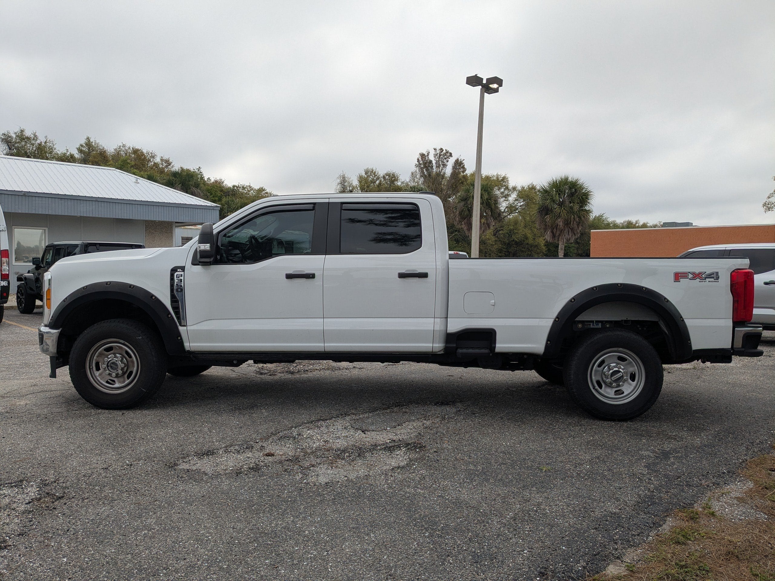 2023 Ford Super Duty F-350 SRW XL