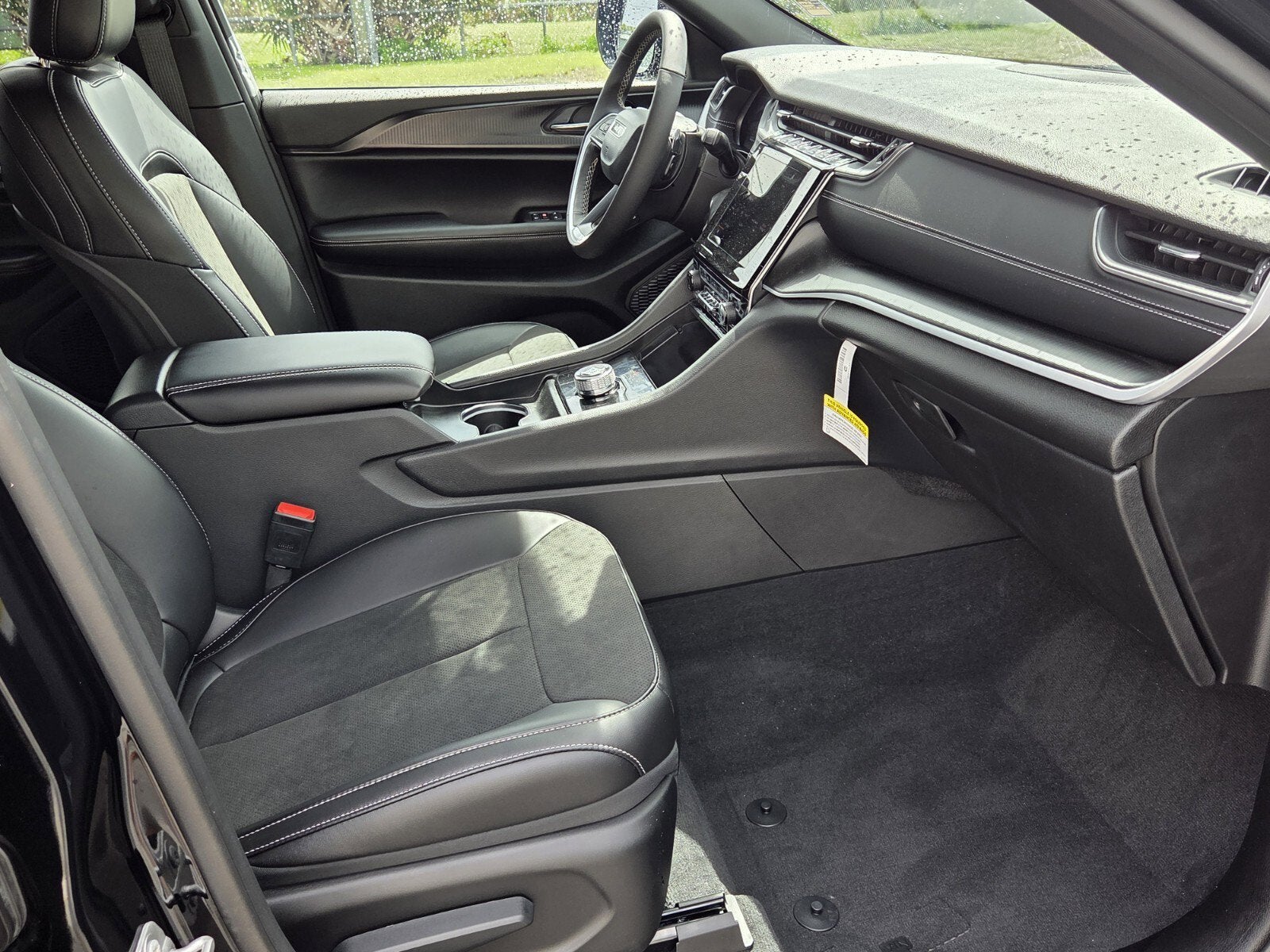 2025 Jeep Grand Cherokee Altitude X 4x2