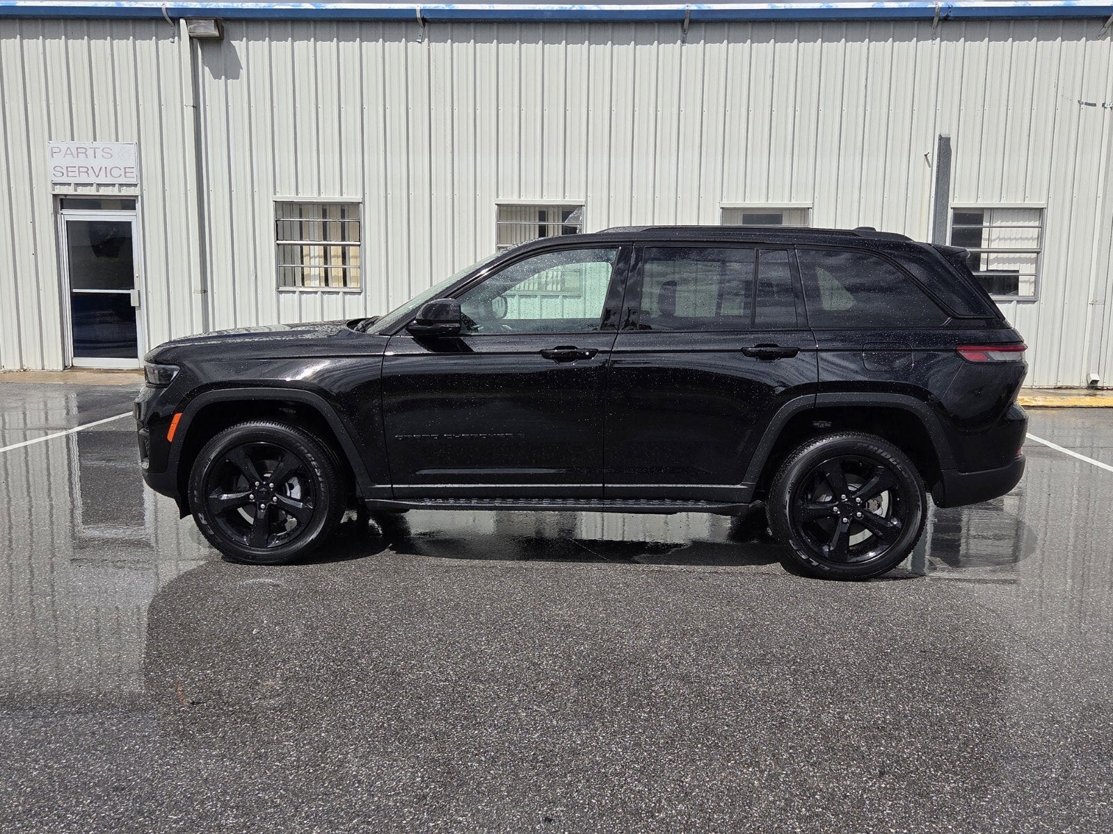 2025 Jeep Grand Cherokee Altitude X 4x2