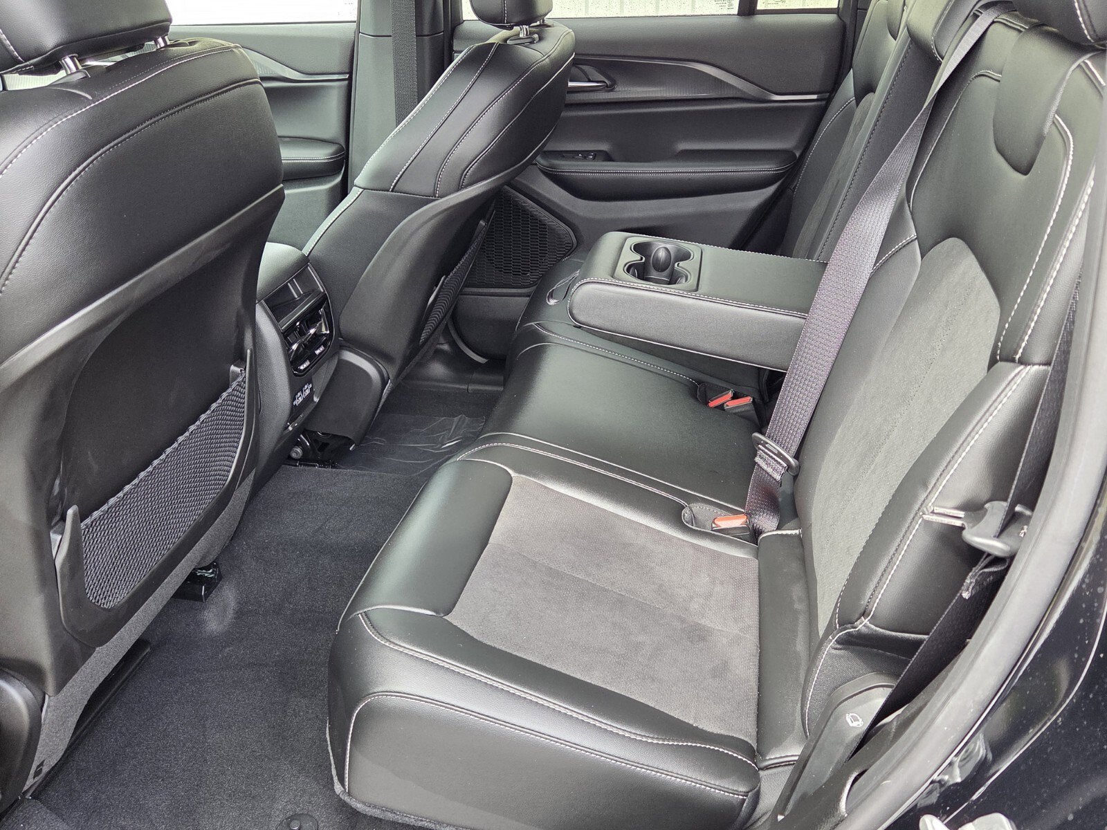 2025 Jeep Grand Cherokee Altitude X 4x2