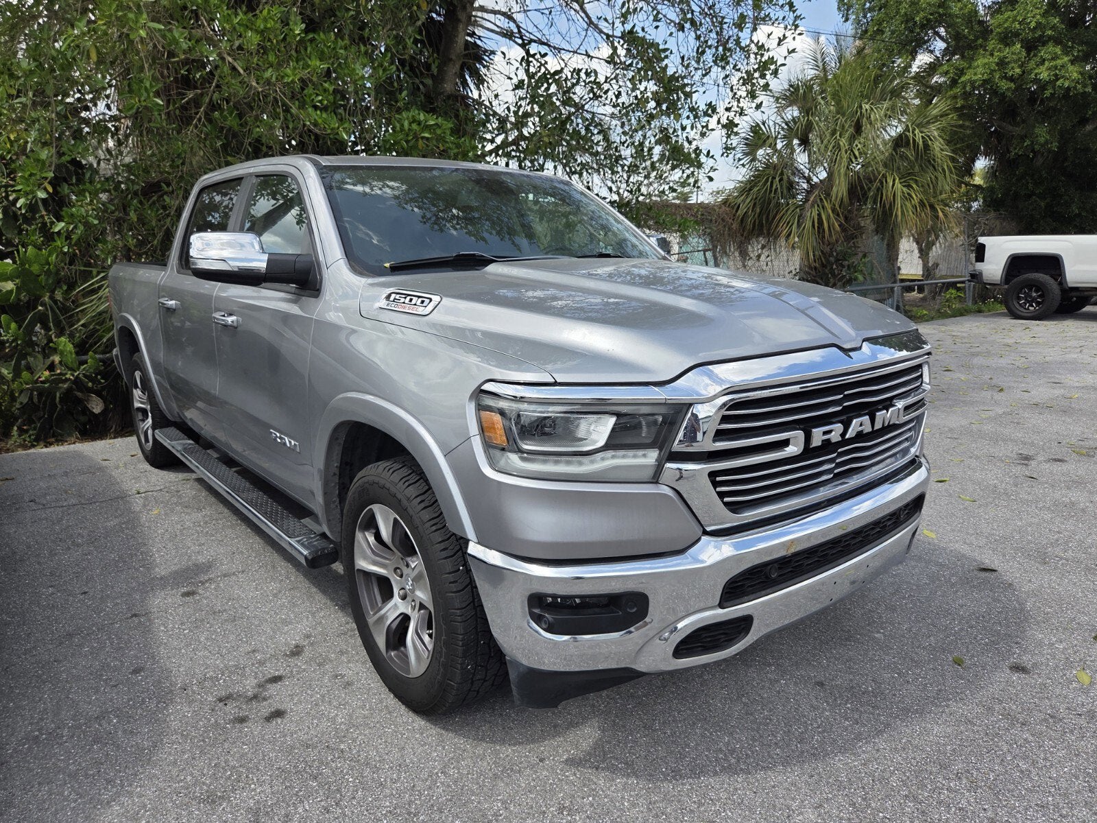 2020 RAM 1500 Laramie Crew Cab 4x2 5'7" Box