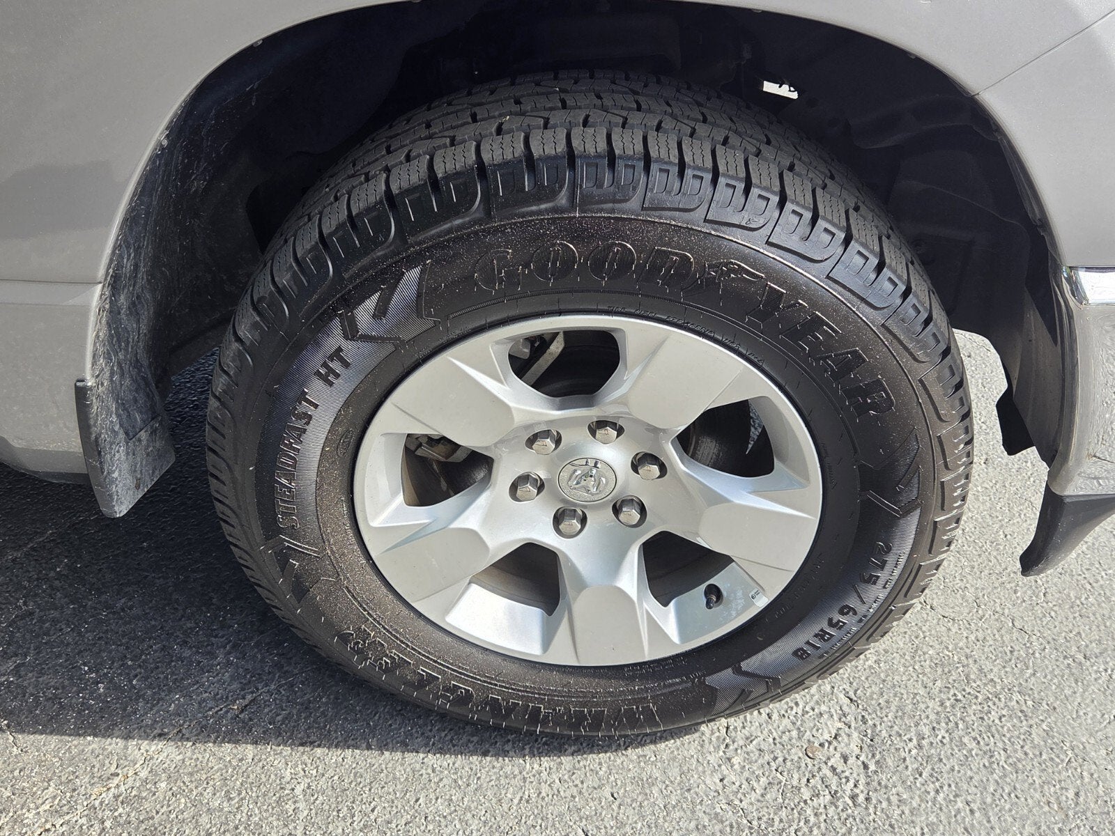 2022 RAM 1500 Big Horn Crew Cab 4x4 5'7" Box