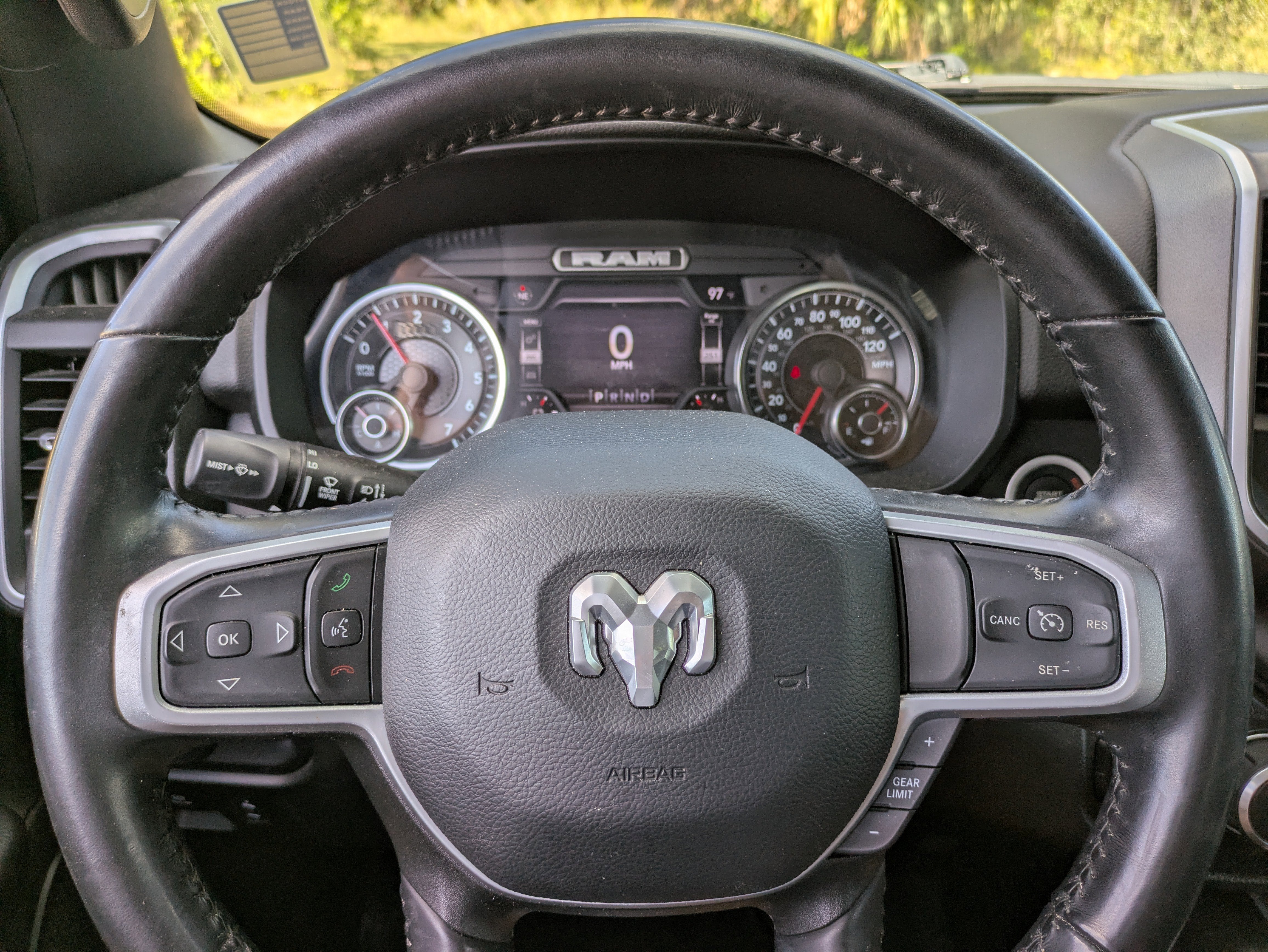 2022 RAM 1500 Big Horn Crew Cab 4x4 5'7" Box