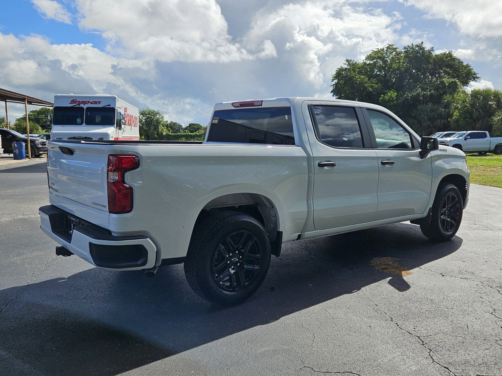 2025 Chevrolet Silverado 1500 Custom