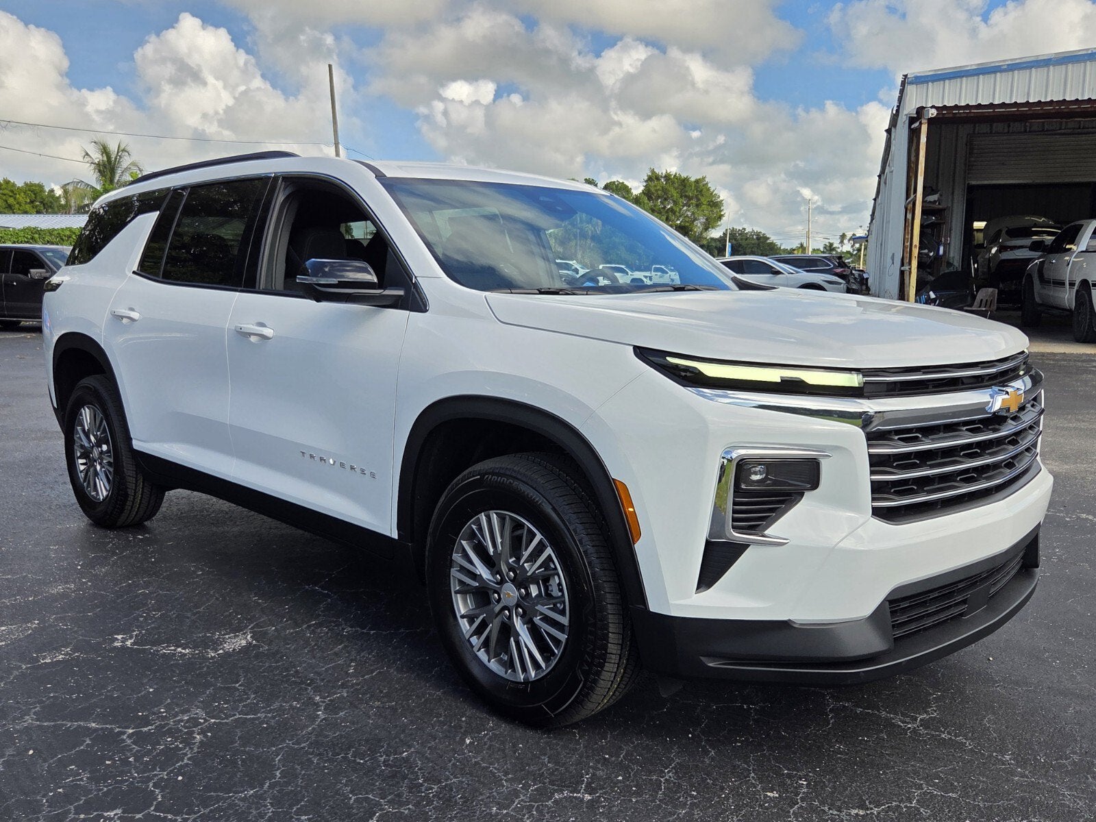 2027 Chevrolet Traverse LT