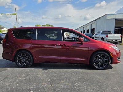 2019 Chrysler Pacifica Touring Plus