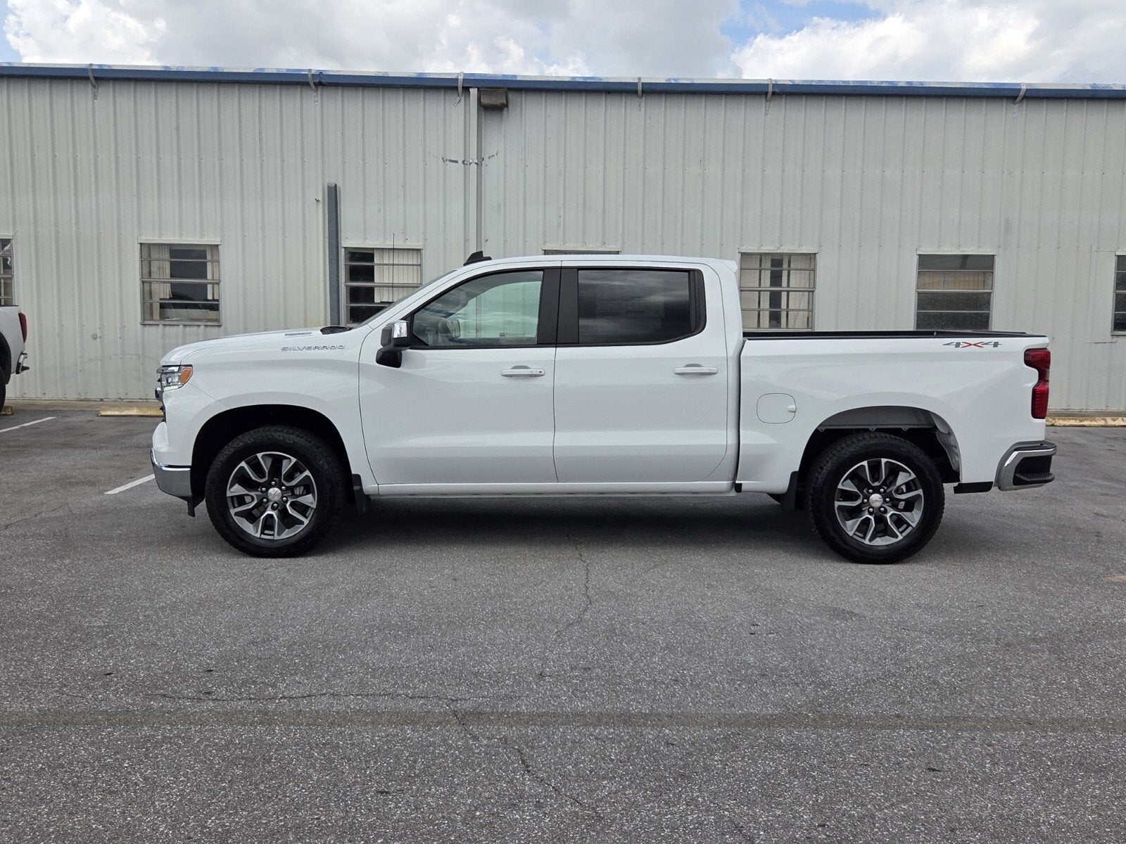2025 Chevrolet Silverado 1500 LT (2FL)