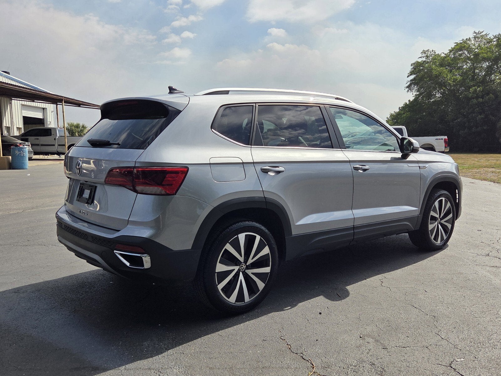 2024 Volkswagen Taos SE