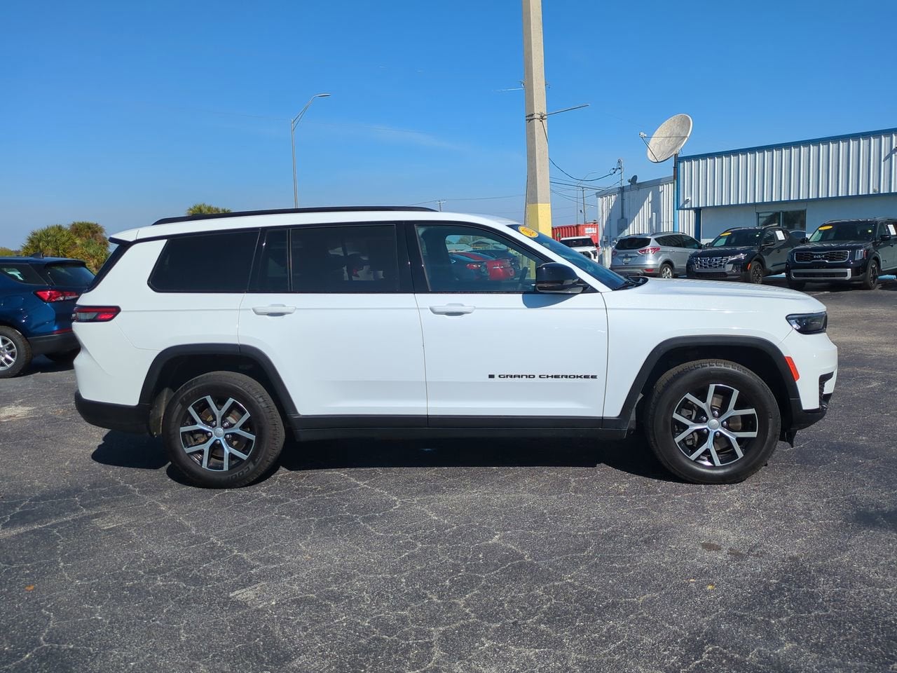 2023 Jeep Grand Cherokee L Altitude 4x2