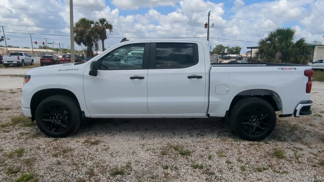 2025 Chevrolet Silverado 1500 Custom