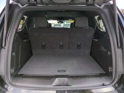 2025 Chevrolet Suburban LT