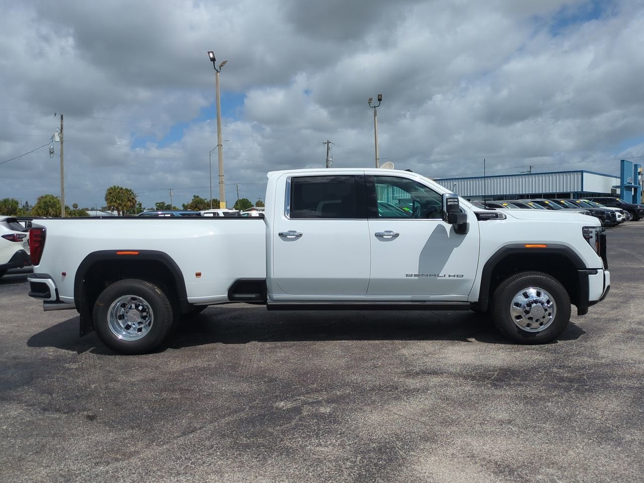 2026 GMC Sierra 3500 HD Denali Ultimate DRW