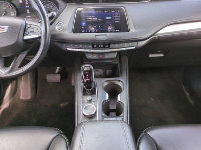 2022 Cadillac XT4 Premium Luxury