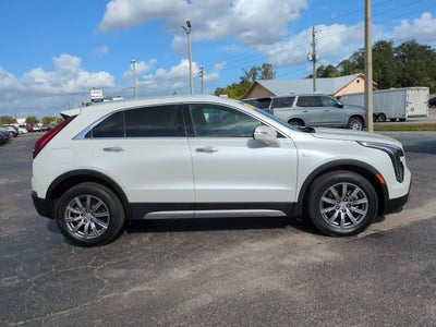 2022 Cadillac XT4 Premium Luxury