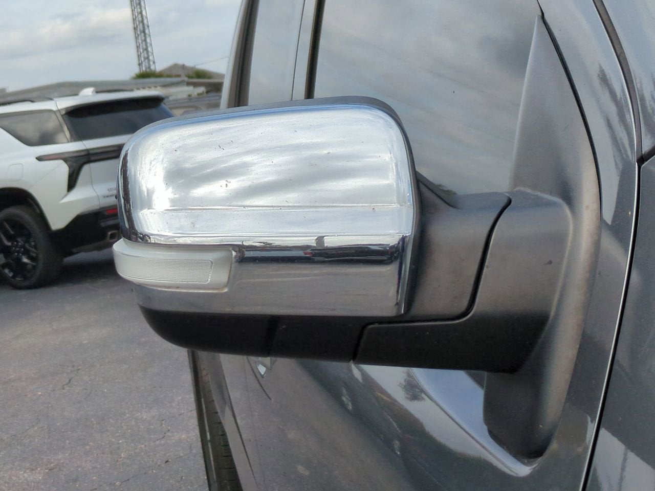 2017 Nissan TITAN SL