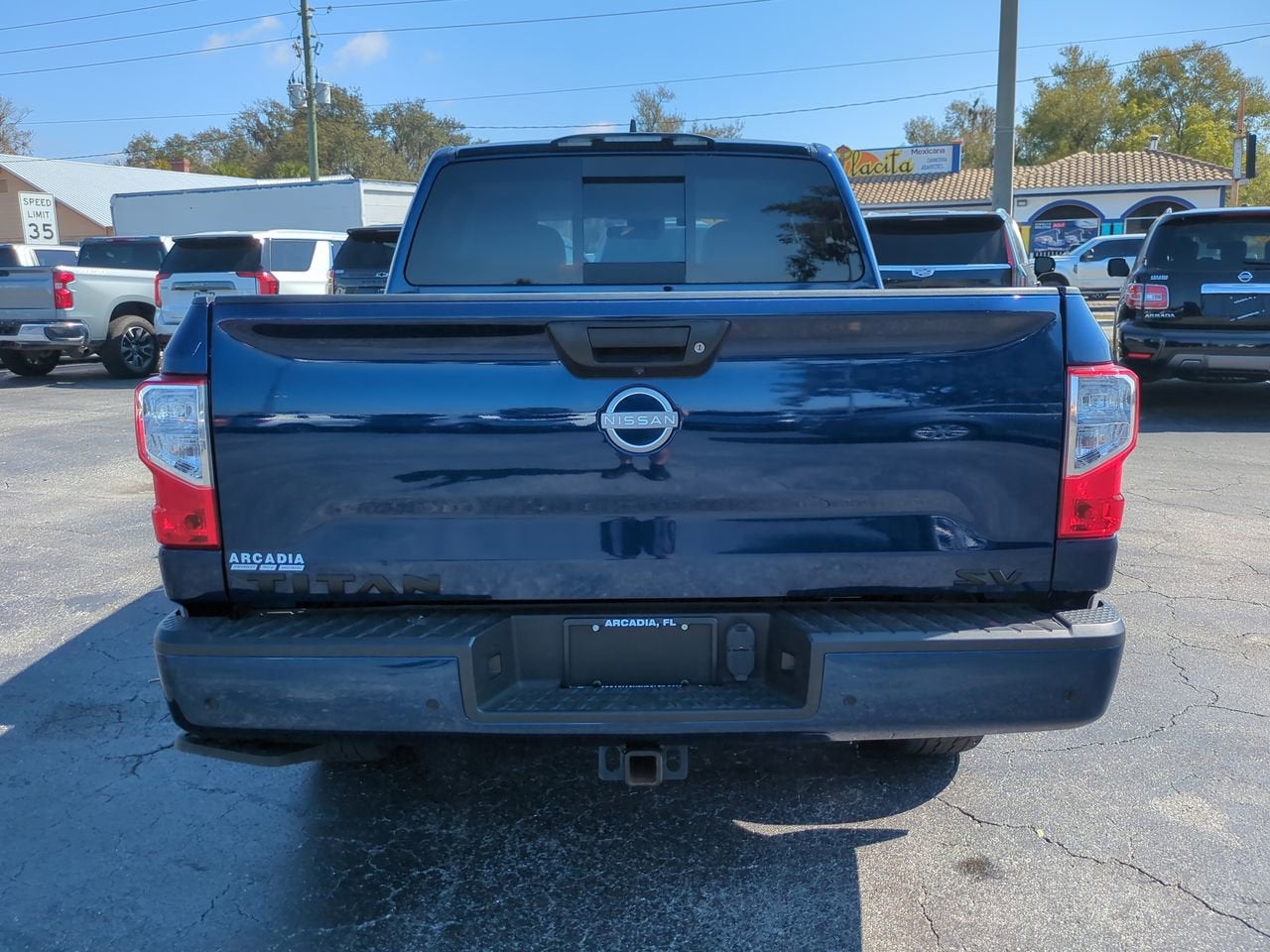 2023 Nissan TITAN Crew Cab SV 4x2