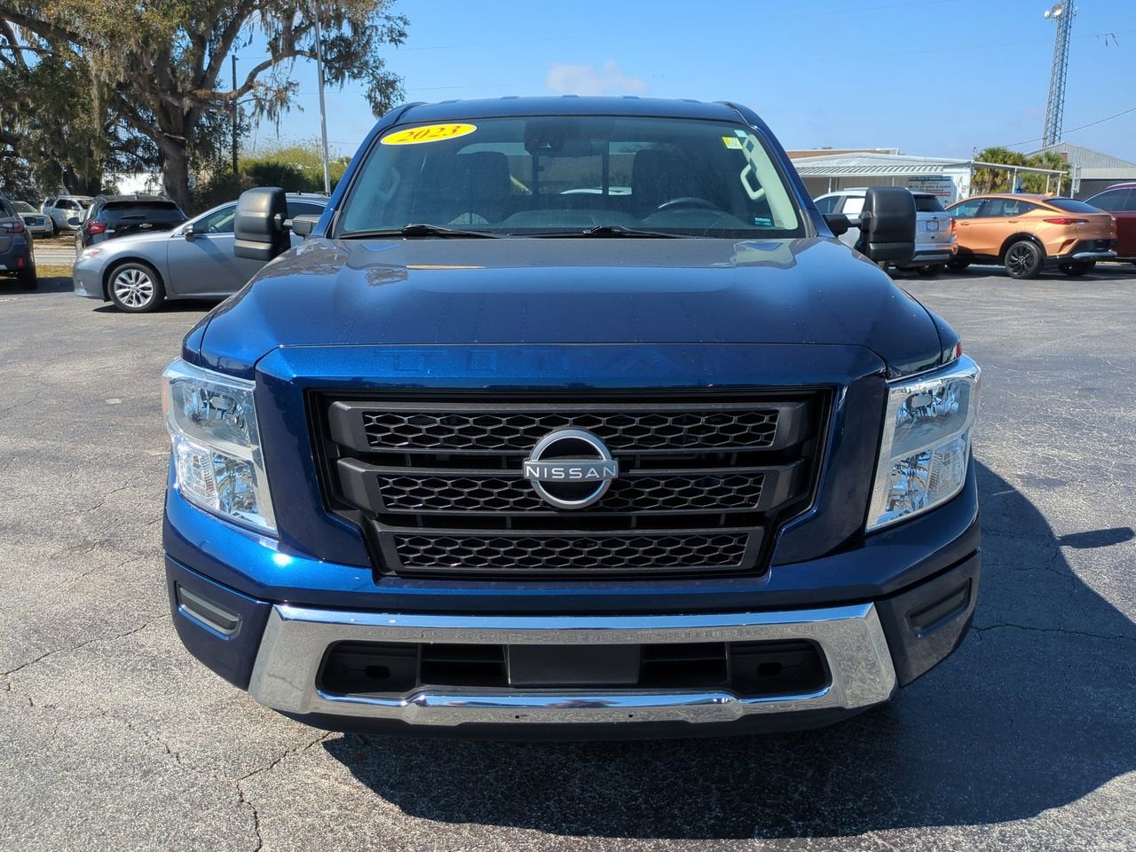 2023 Nissan TITAN Crew Cab SV 4x2