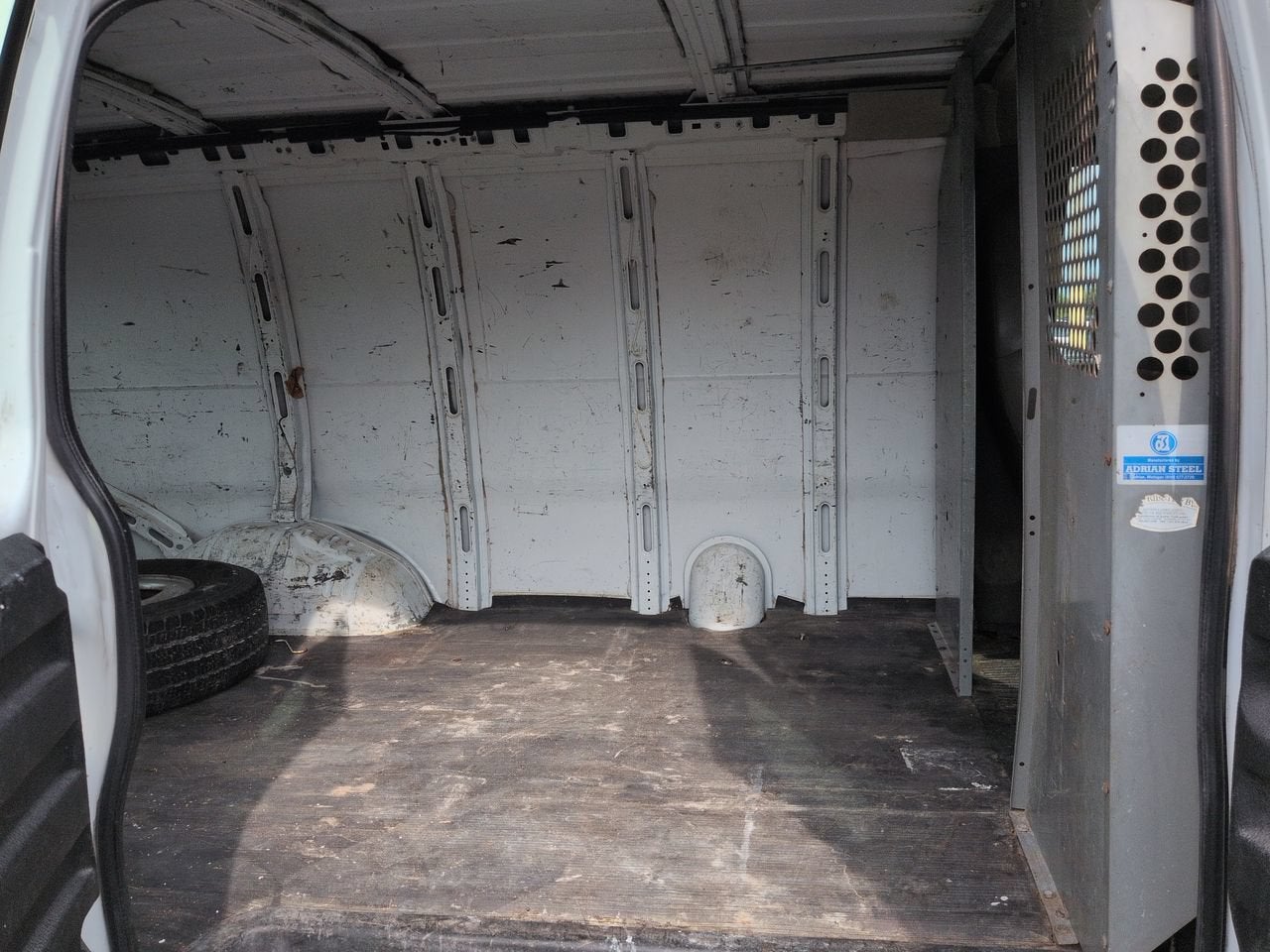 2005 Chevrolet Express Cargo 2500 Base