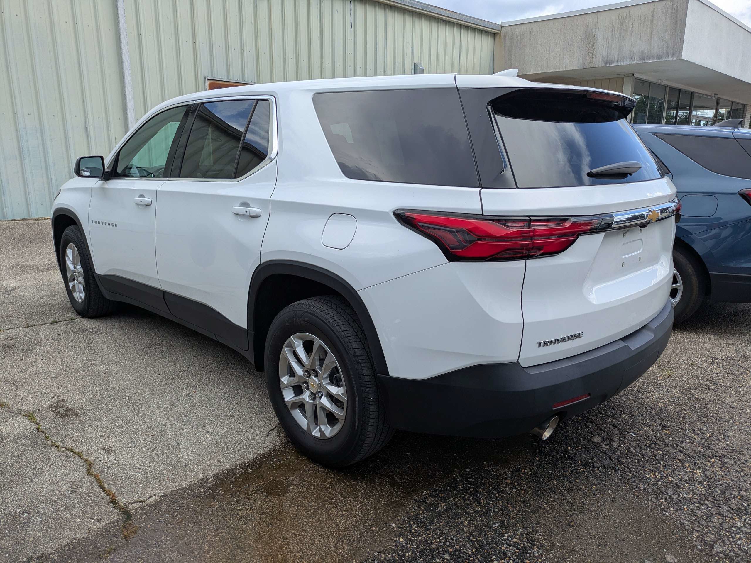 2023 Chevrolet Traverse LS