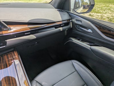 2022 Cadillac Escalade ESV Luxury