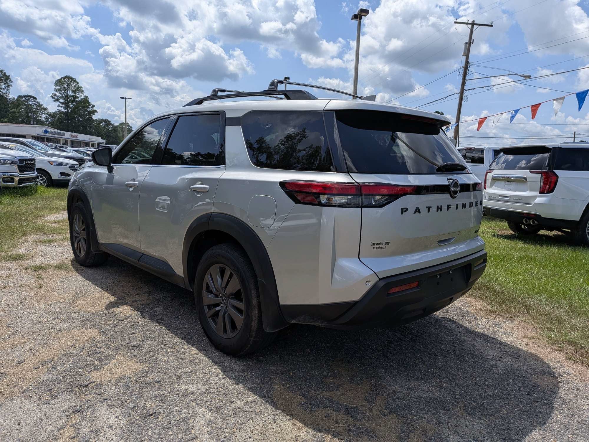 2022 Nissan Pathfinder SV 2WD