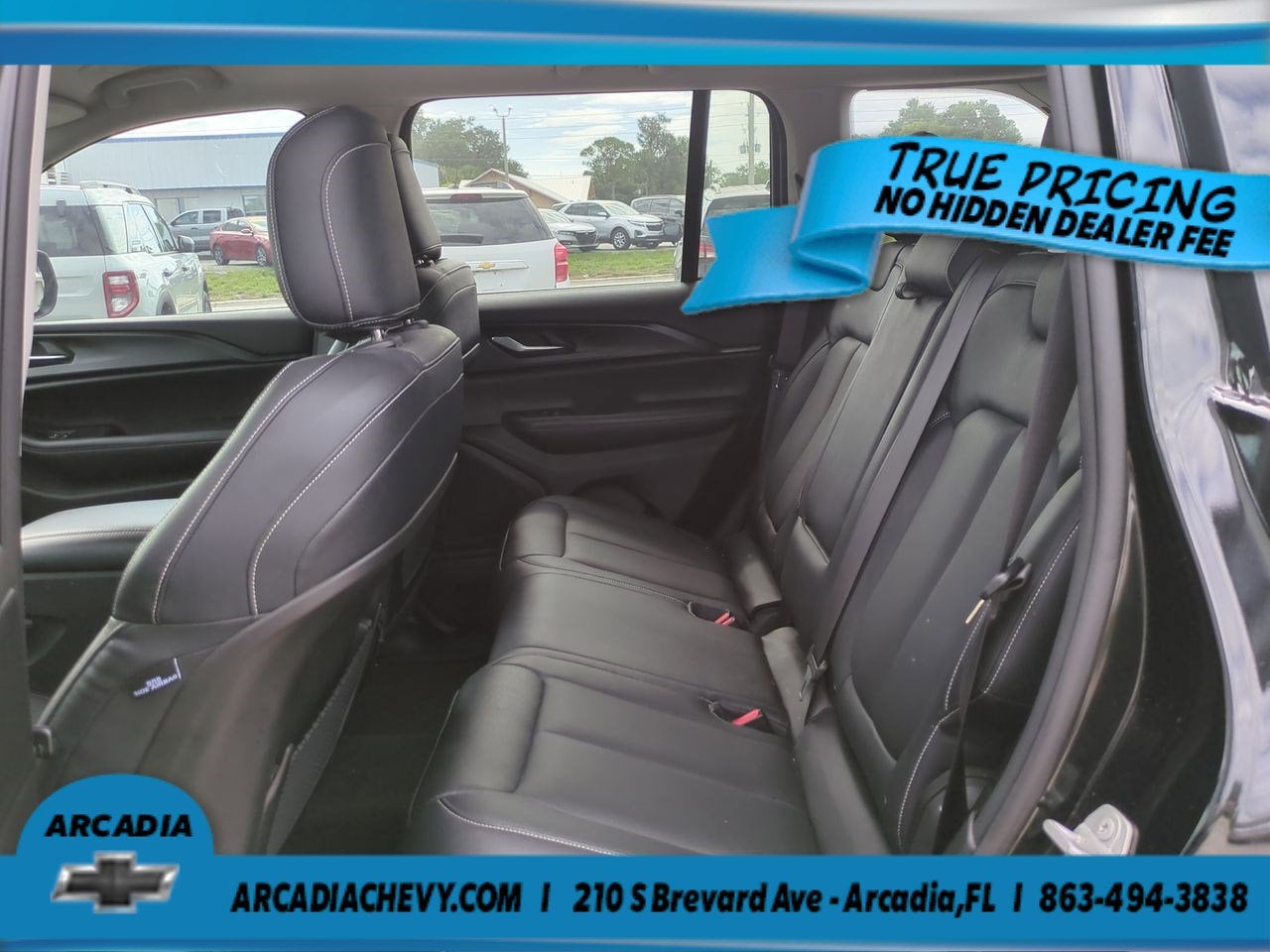 2023 Jeep Grand Cherokee Laredo 4x2