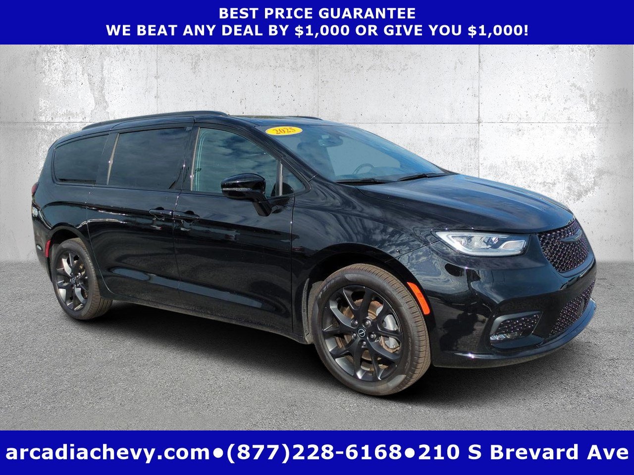 2025 Chrysler Pacifica Limited AWD's photo