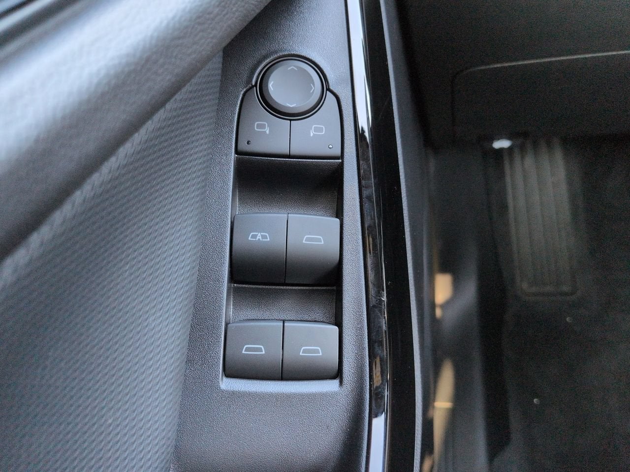 2027 Chevrolet Equinox LT - Photo 24