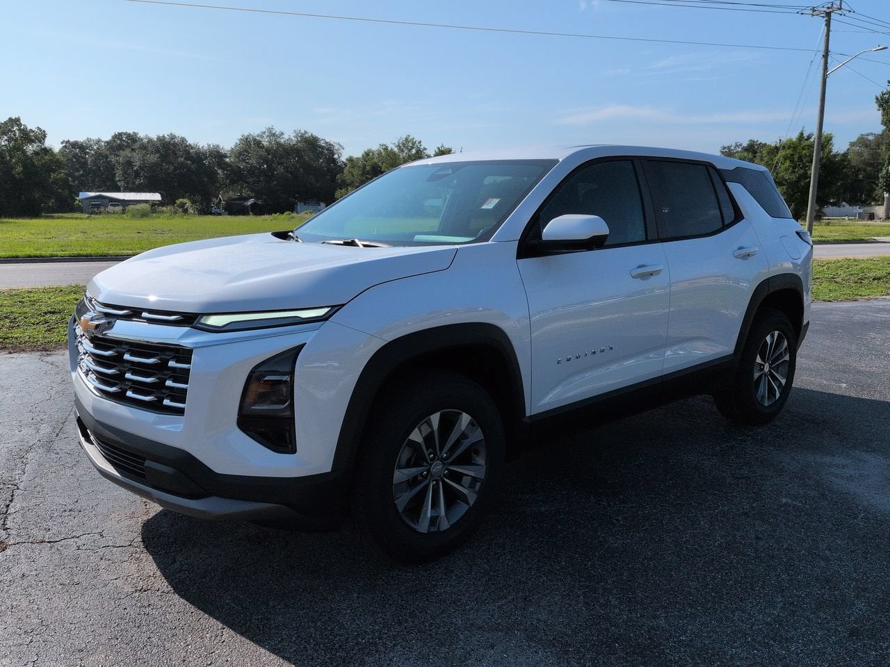 2027 Chevrolet Equinox LT - Photo 8