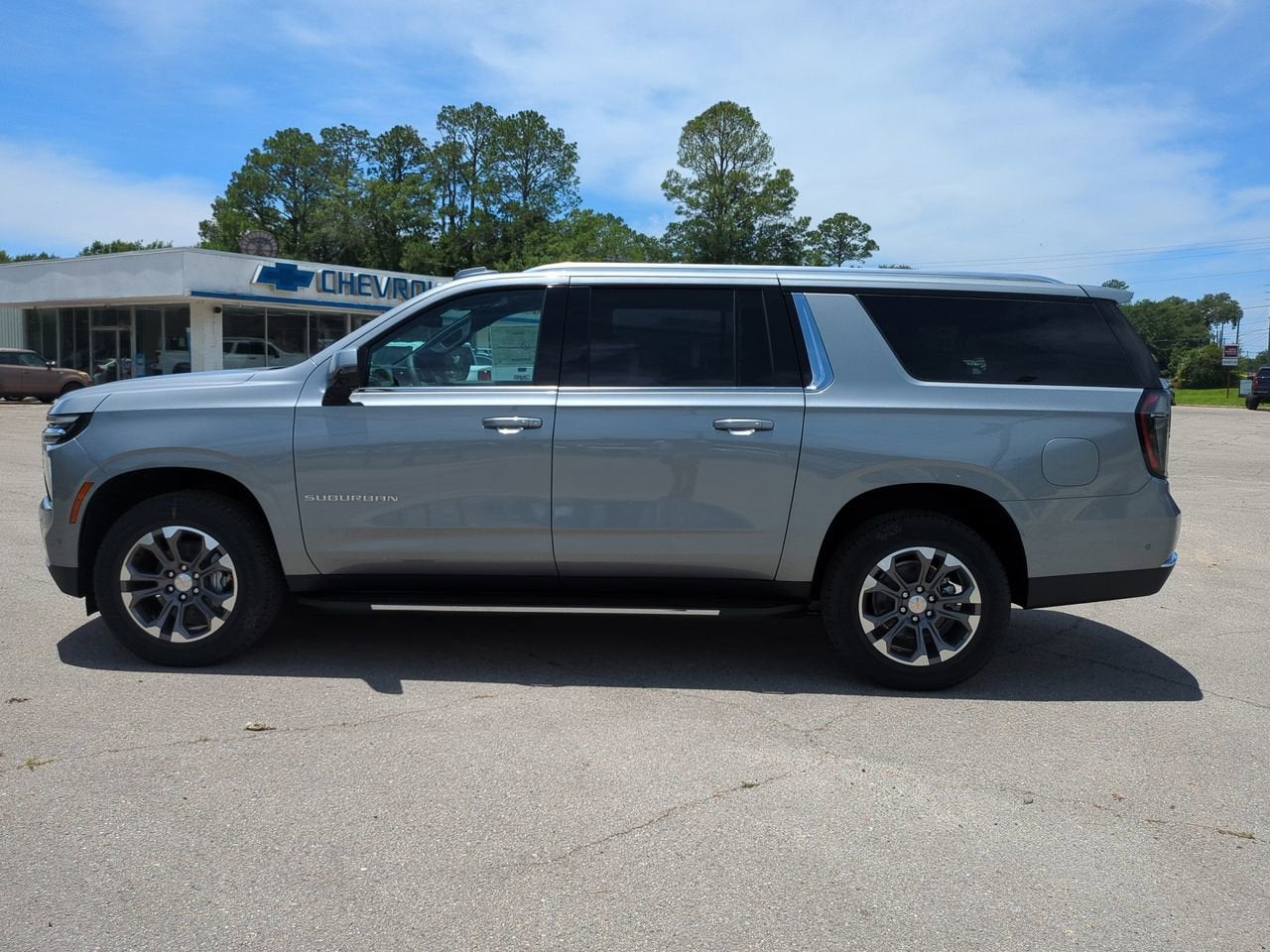 2026 Chevrolet Suburban LT